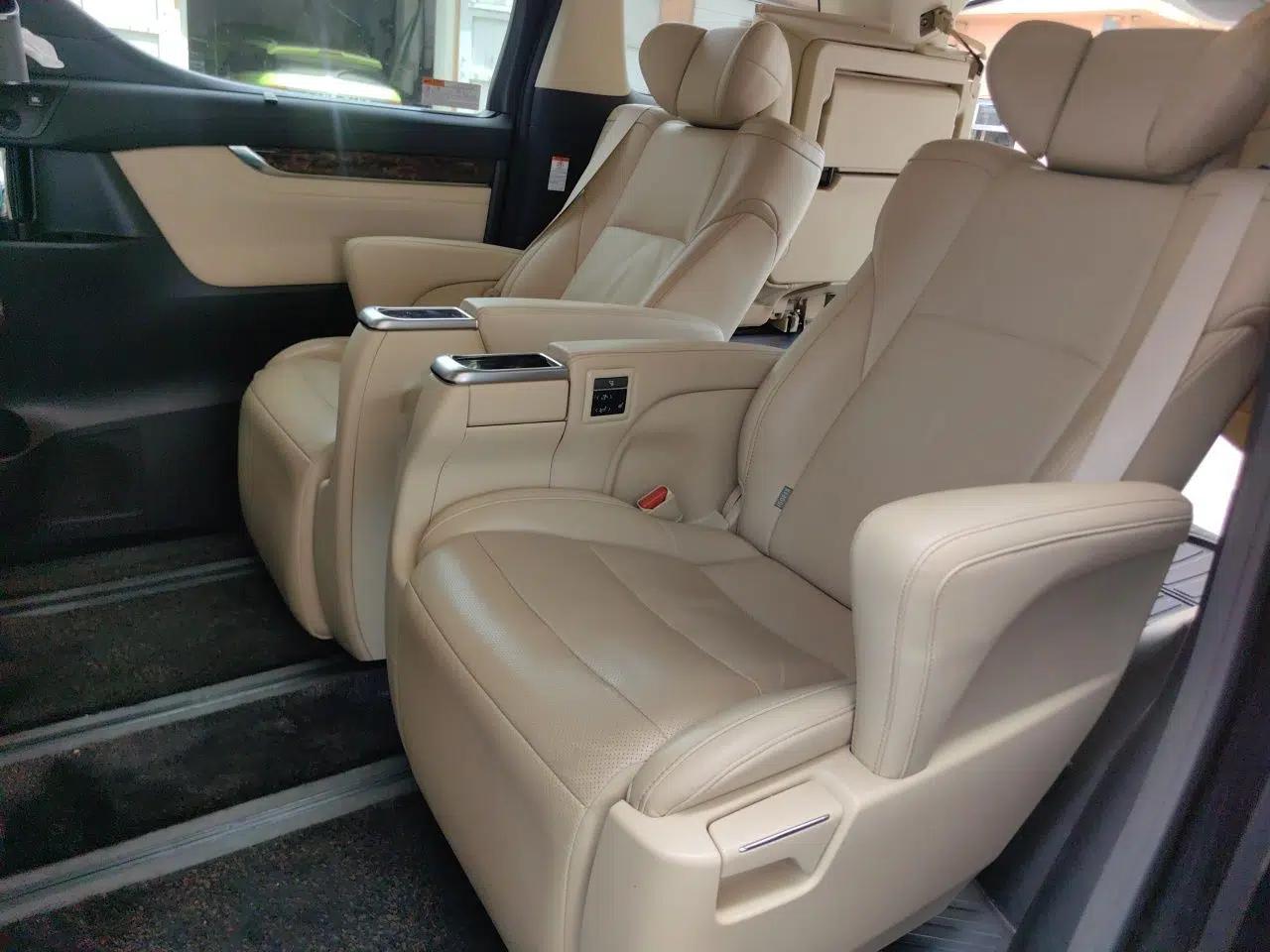 Toyota Alphard 2021 Dual-Engine 2.5L Luxury Edition — миниатюра 17