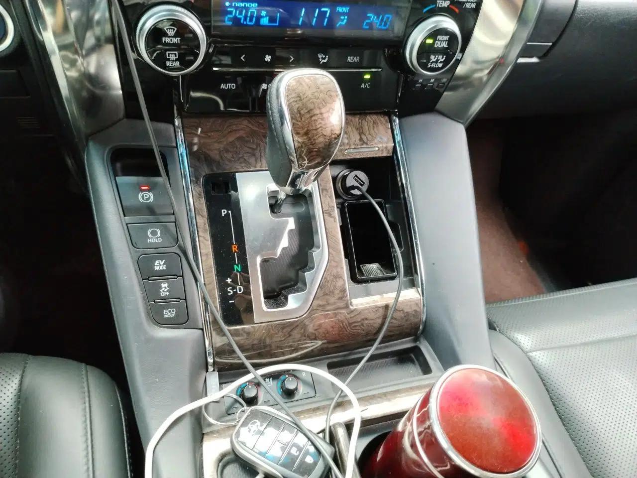 Toyota Alphard 2020 Dual-Engine 2.5L Prestige Edition — миниатюра 14