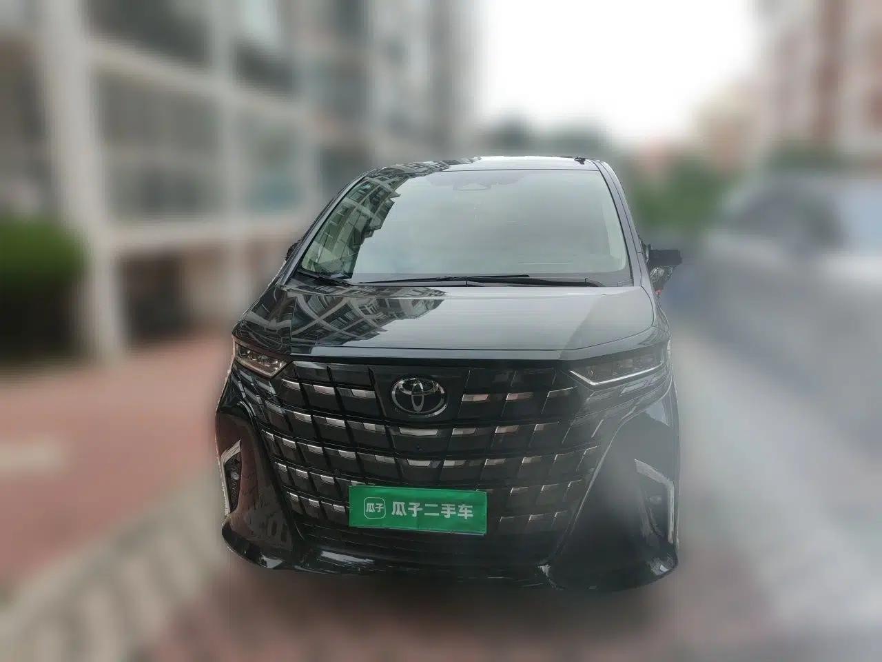 Toyota Alphard 2023 Dual-Motor 2.5L Premium Golden Edition — миниатюра 2