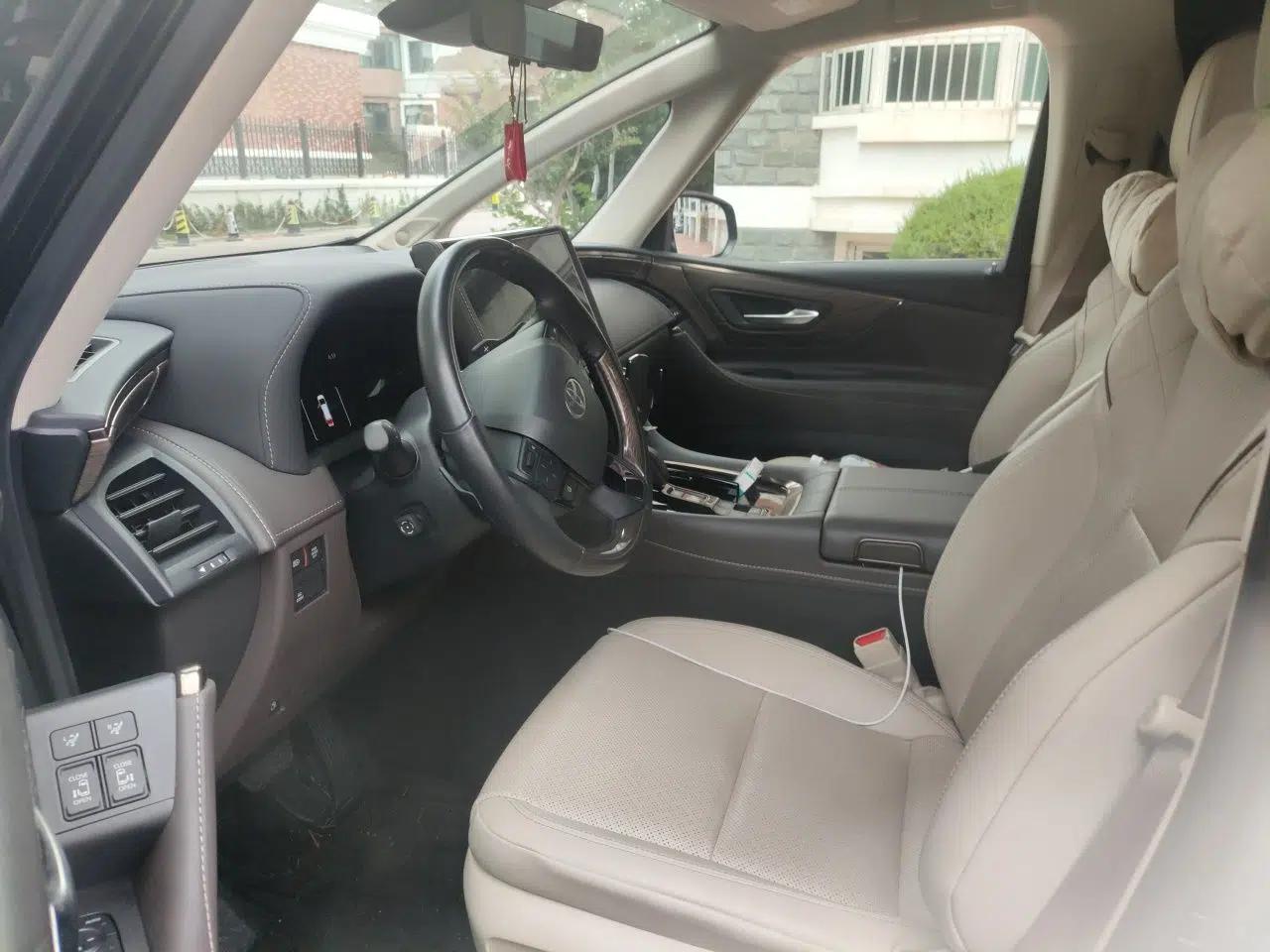 Toyota Alphard 2023 Dual-Motor 2.5L Premium Golden Edition — миниатюра 15