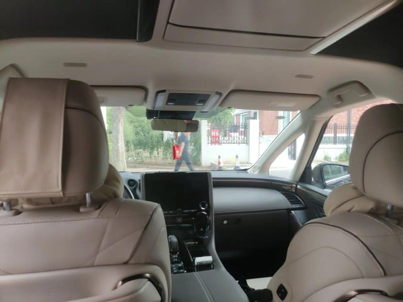 Toyota Alphard 2023 Dual-Motor 2.5L Premium Golden Edition — миниатюра 18