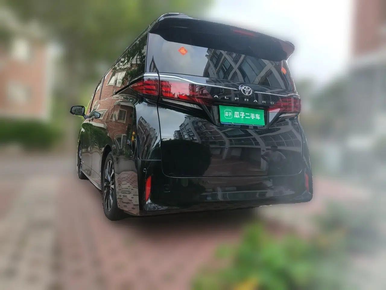 Toyota Alphard 2023 Dual-Motor 2.5L Premium Golden Edition — миниатюра 4