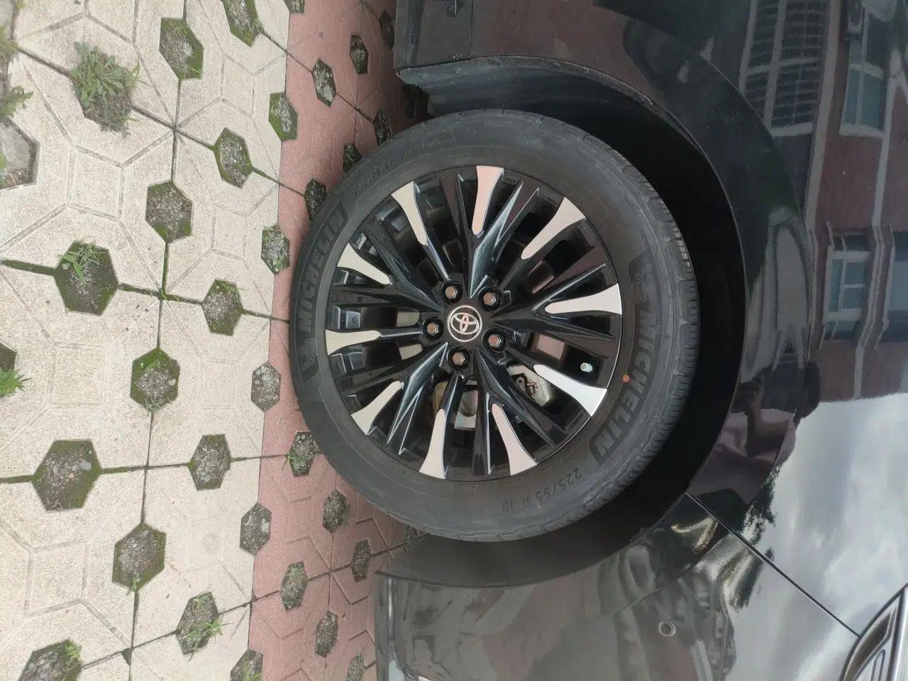 Toyota Alphard 2023 Dual-Motor 2.5L Premium Golden Edition — миниатюра 8