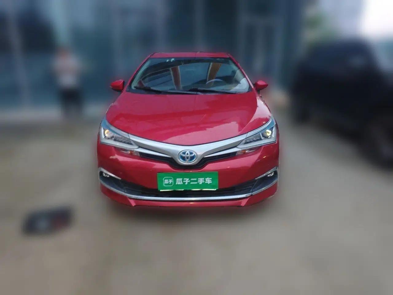 Toyota Corolla 2016 Dual-Engine 1.8L E-CVT Elite Edition — миниатюра 2