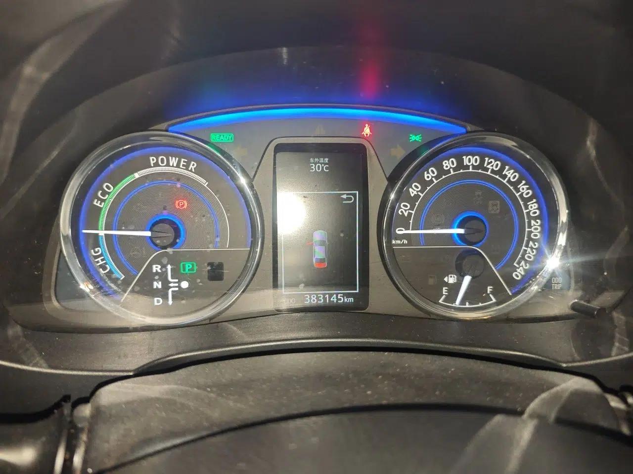 Toyota Corolla 2016 Dual-Engine 1.8L E-CVT Elite Edition — миниатюра 11