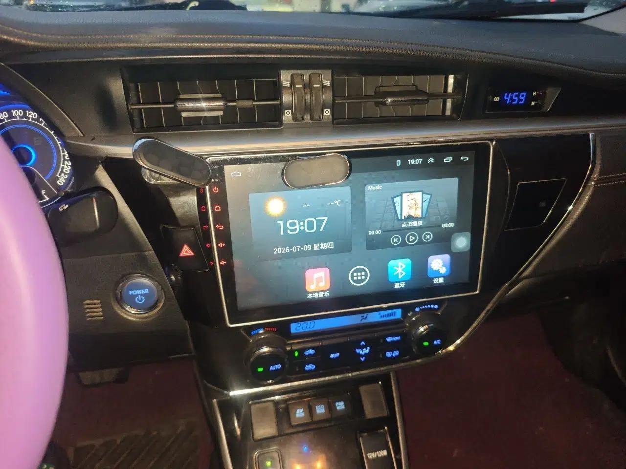 Toyota Corolla 2016 Dual-Engine 1.8L E-CVT Elite Edition — миниатюра 13
