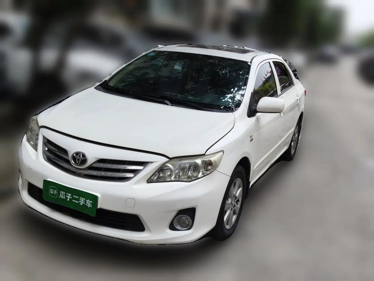 Toyota Corolla 2011 1.6L Automatic GL Sunroof Version — миниатюра 1
