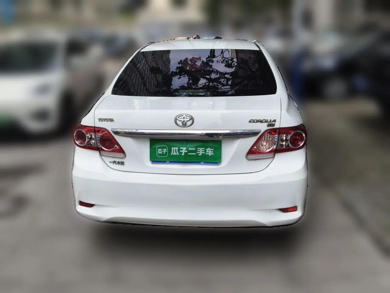 Toyota Corolla 2011 1.6L Automatic GL Sunroof Version — миниатюра 5