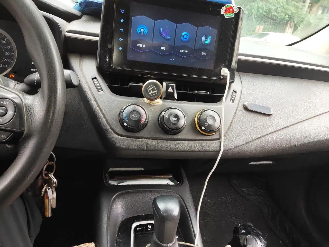 Toyota Corolla 2019 1.2T S-CVT GL Pioneer Edition — миниатюра 13