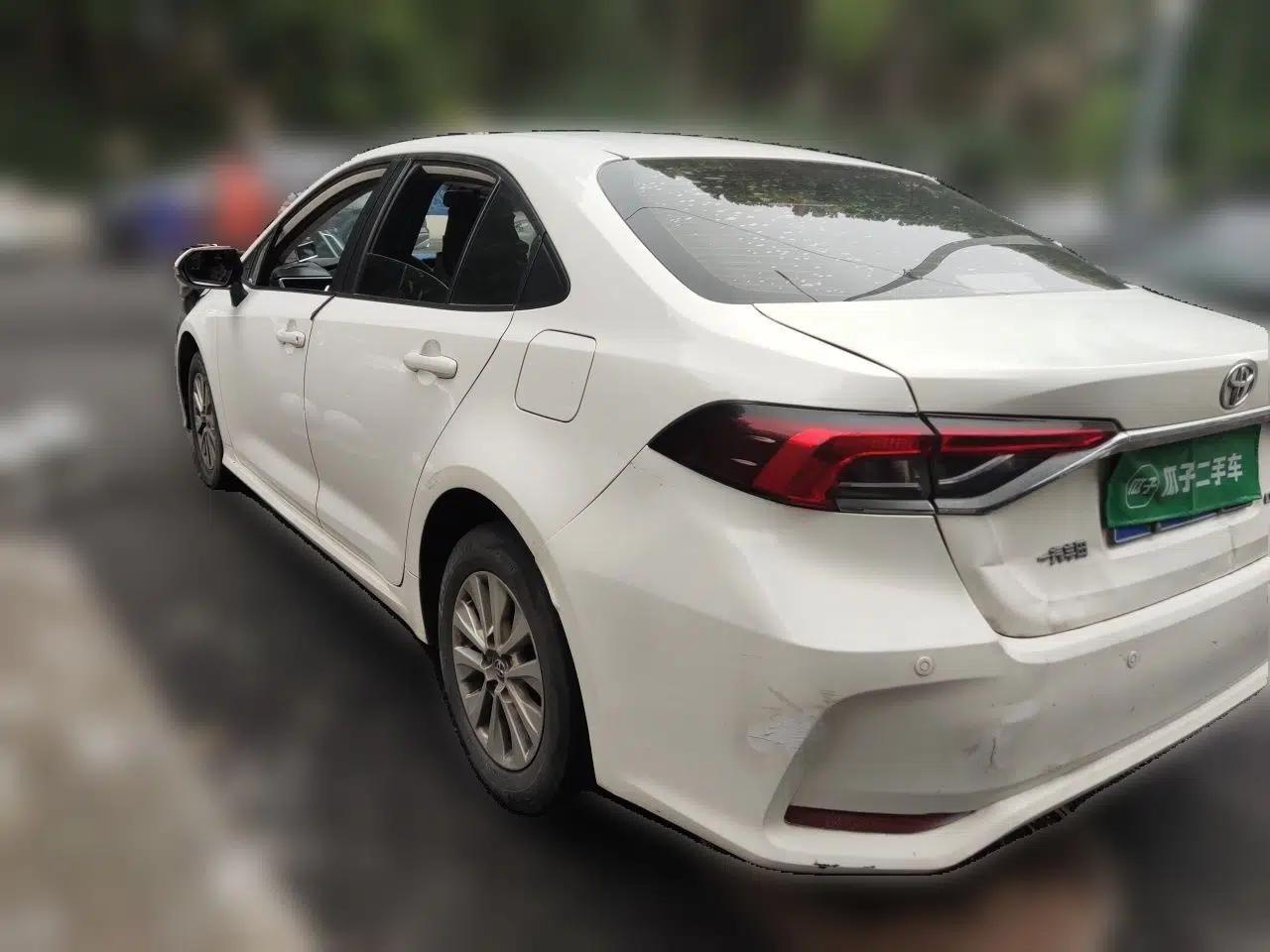Toyota Corolla 2019 1.2T S-CVT GL Pioneer Edition — миниатюра 4