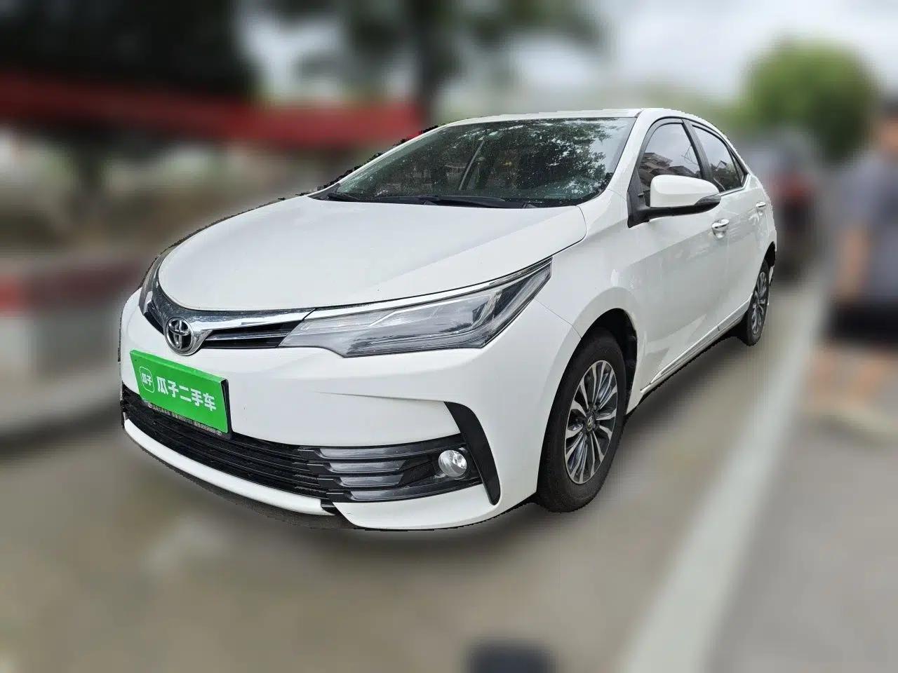 Toyota Corolla 2018 1.2T S-CVT GL-i Zhihui Edition — миниатюра 1