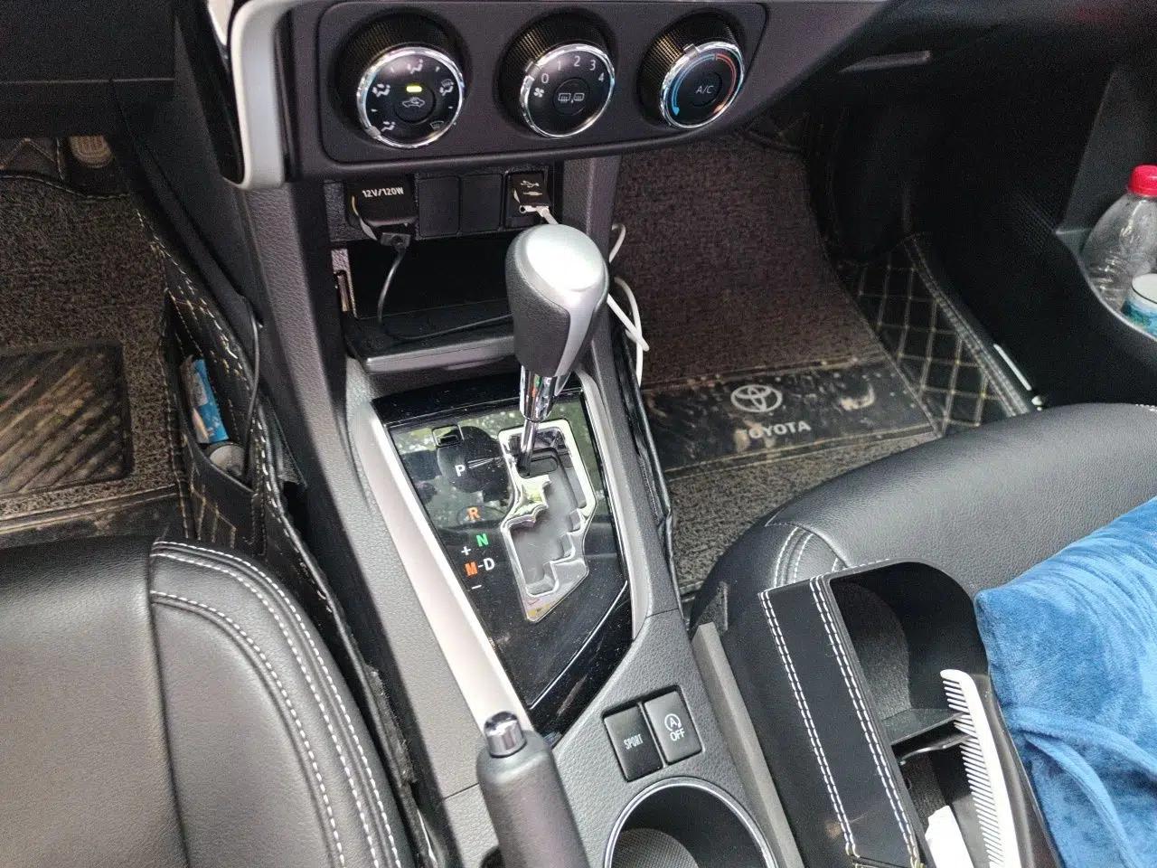 Toyota Corolla 2018 1.2T S-CVT GL-i Zhihui Edition — миниатюра 14