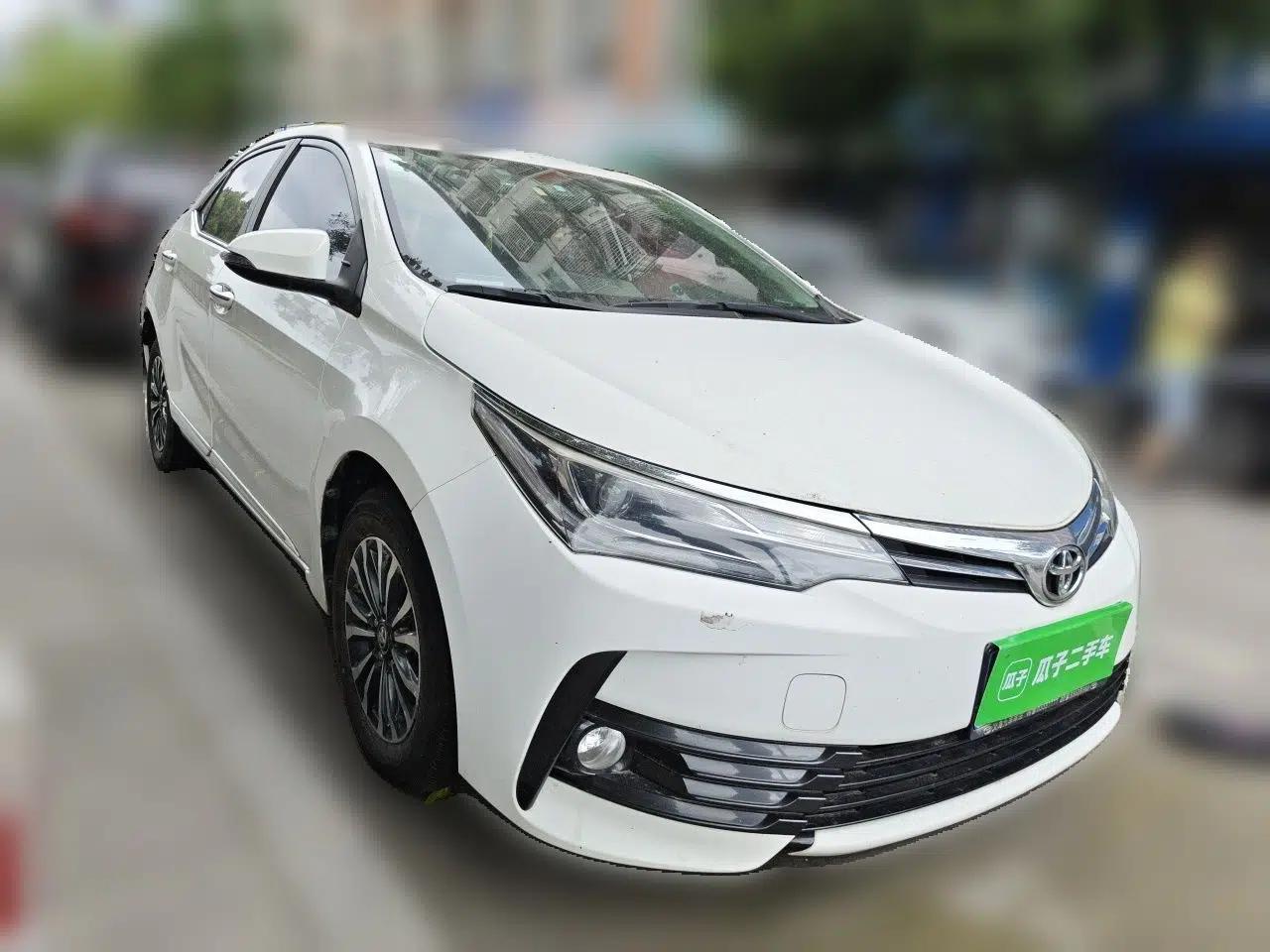 Toyota Corolla 2018 1.2T S-CVT GL-i Zhihui Edition — миниатюра 3