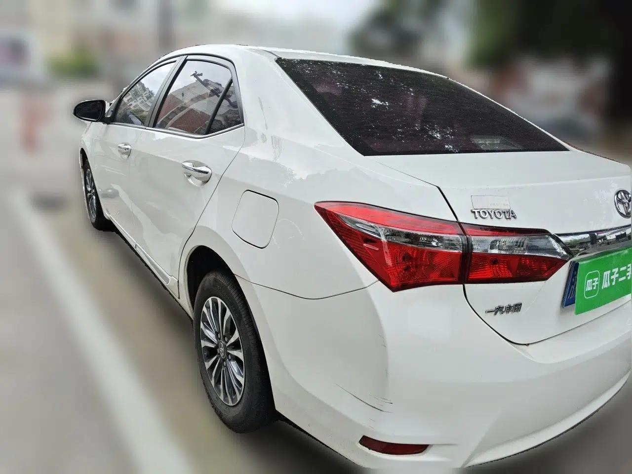 Toyota Corolla 2018 1.2T S-CVT GL-i Zhihui Edition — миниатюра 4