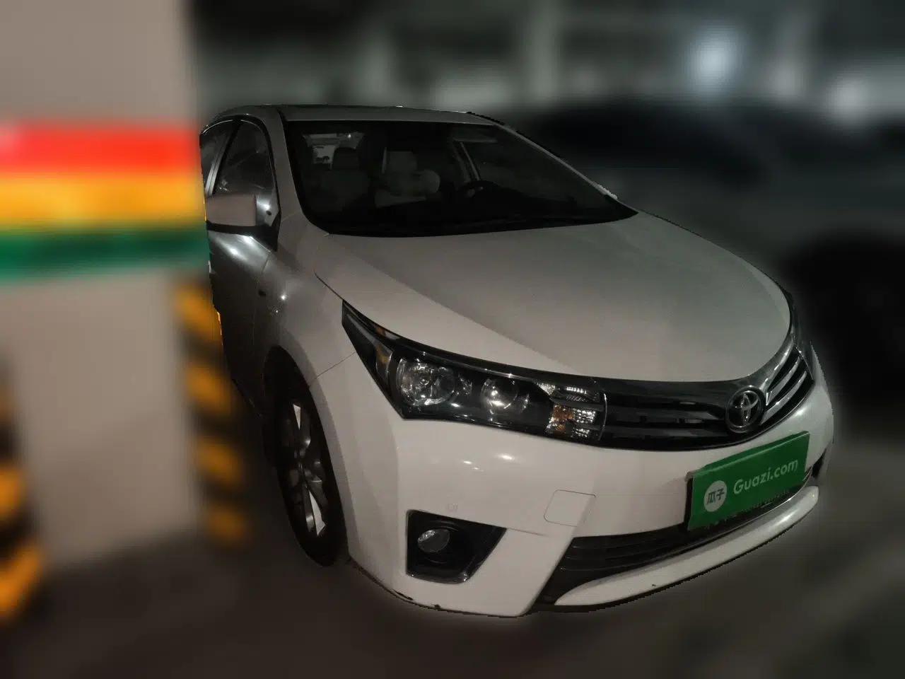 Toyota Corolla 2014 1.6L CVT GL-i Leather Edition — миниатюра 3