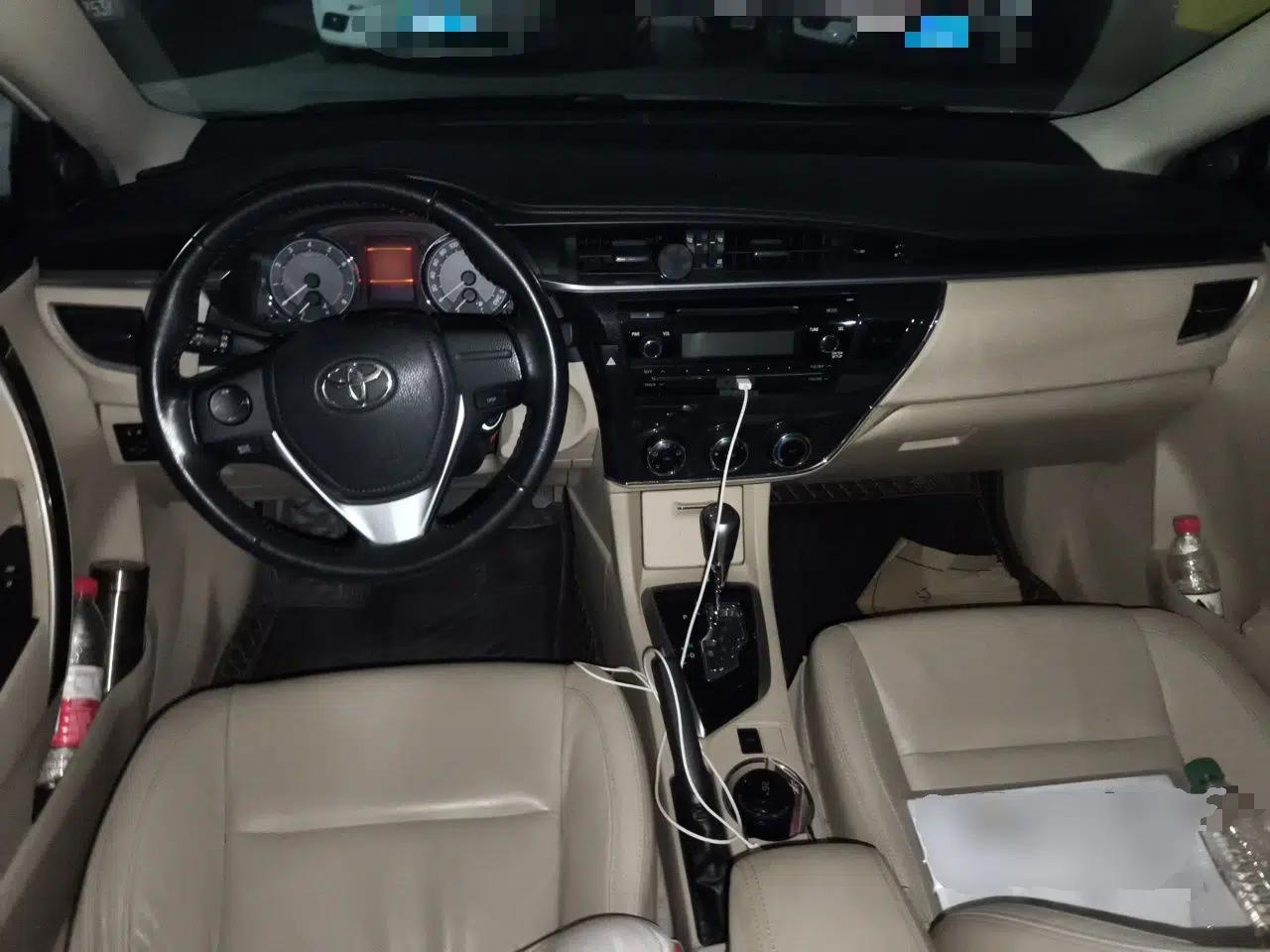 Toyota Corolla 2014 1.6L CVT GL-i Leather Edition — миниатюра 9