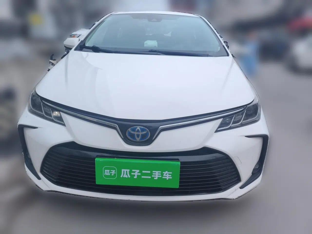 Toyota Corolla 2019 Dual-Engine 1.8L E-CVT GL-i Elite Edition — миниатюра 2