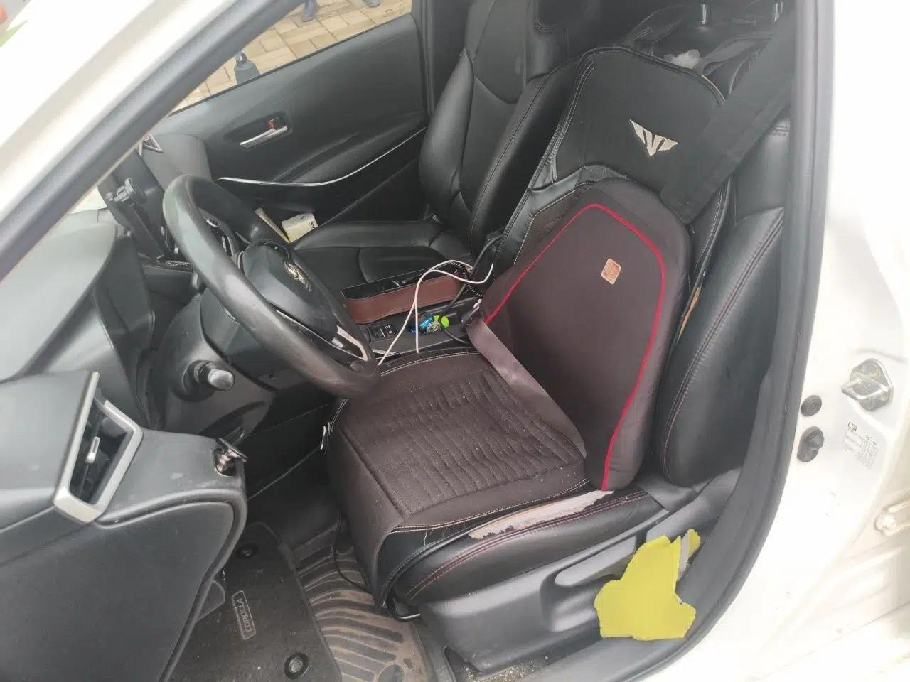 Toyota Corolla 2019 Dual-Engine 1.8L E-CVT GL-i Elite Edition — миниатюра 15