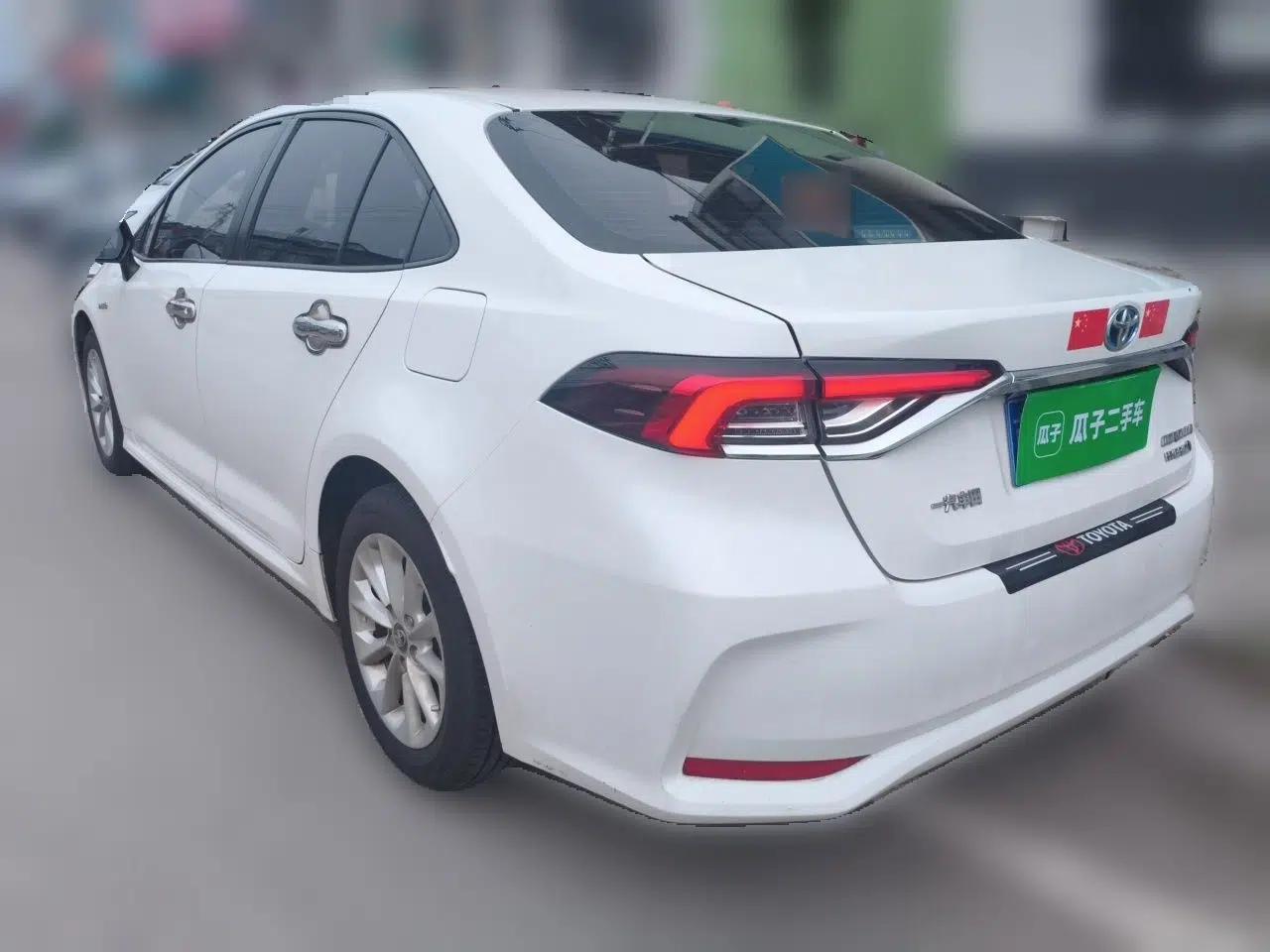 Toyota Corolla 2019 Dual-Engine 1.8L E-CVT GL-i Elite Edition — миниатюра 4