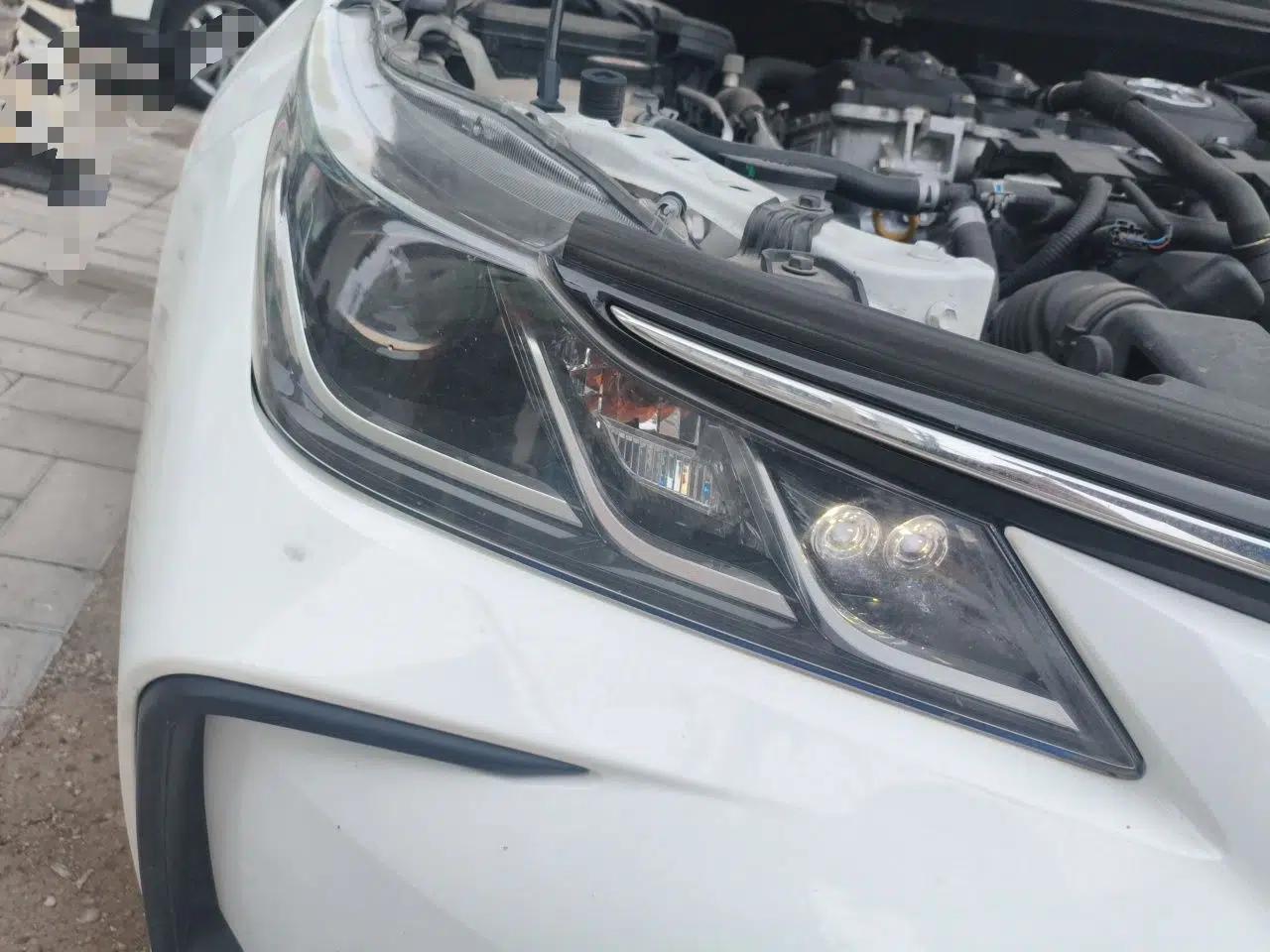 Toyota Corolla 2019 Dual-Engine 1.8L E-CVT GL-i Elite Edition — миниатюра 7