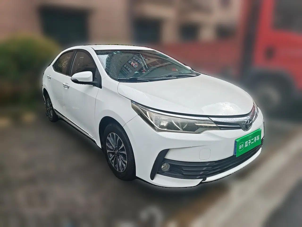 Toyota Corolla 2017 Revised Version 1.2T S-CVT GL — миниатюра 3