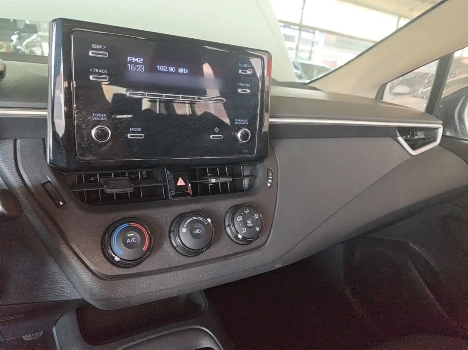 Toyota Corolla 2019 1.2T S-CVT GL Pioneer Edition — миниатюра 12