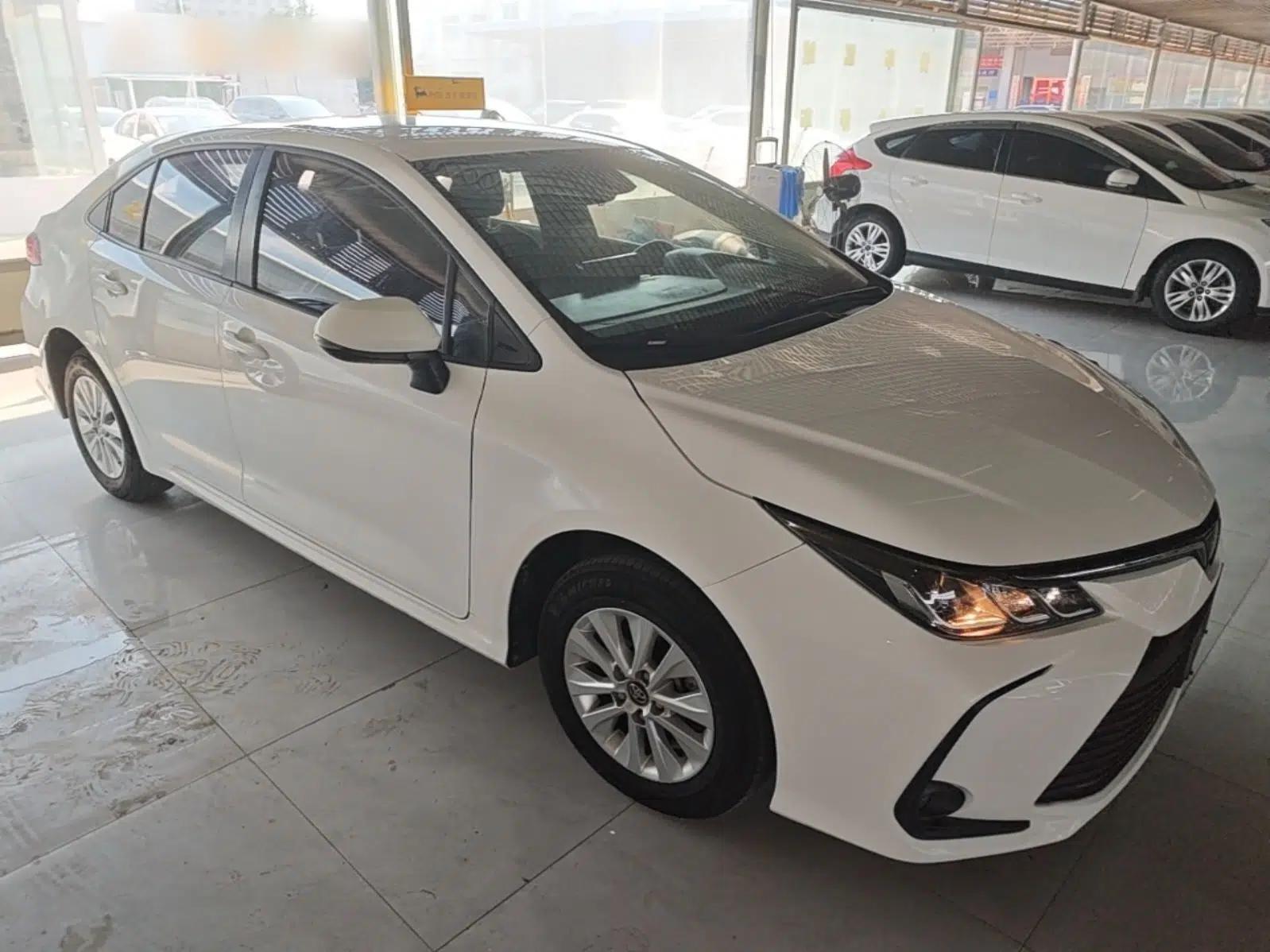 Toyota Corolla 2019 1.2T S-CVT GL Pioneer Edition — миниатюра 3