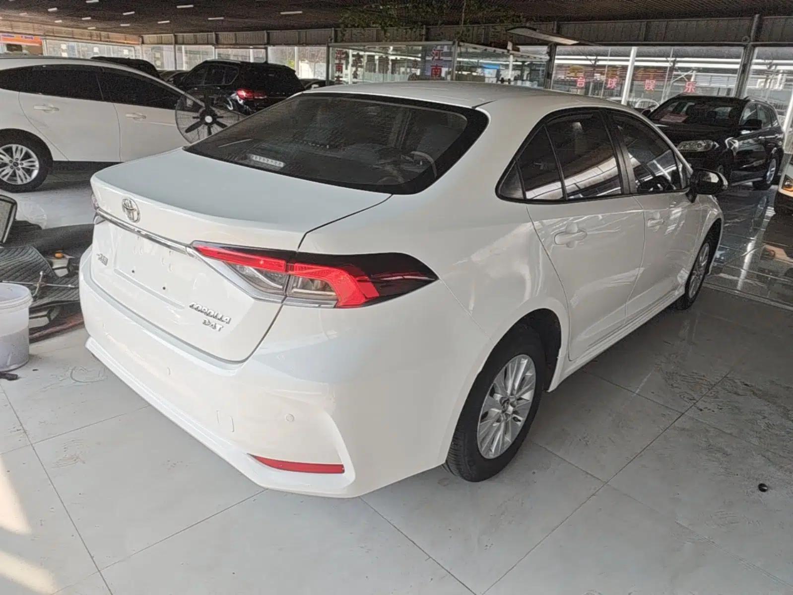 Toyota Corolla 2019 1.2T S-CVT GL Pioneer Edition — миниатюра 6