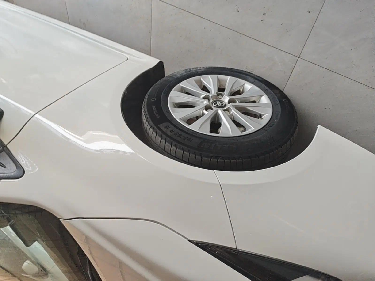 Toyota Corolla 2019 1.2T S-CVT GL Pioneer Edition — миниатюра 10