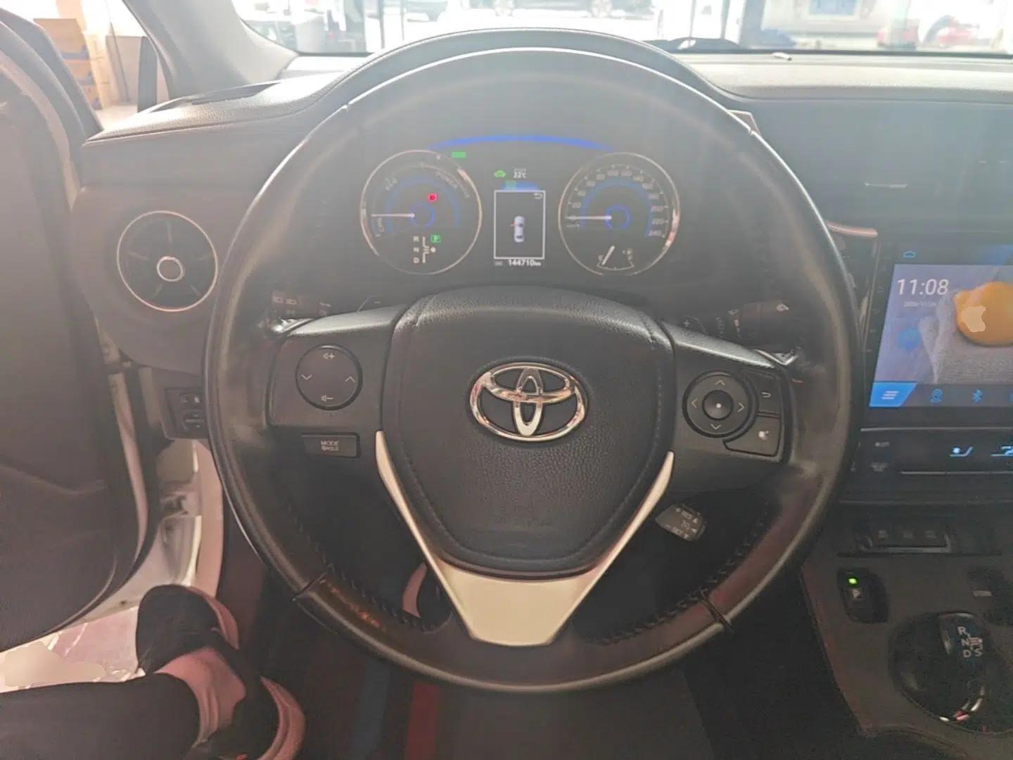 Toyota Corolla 2017 Revised Dual-Engine 1.8L E-CVT Elite Edition — миниатюра 13