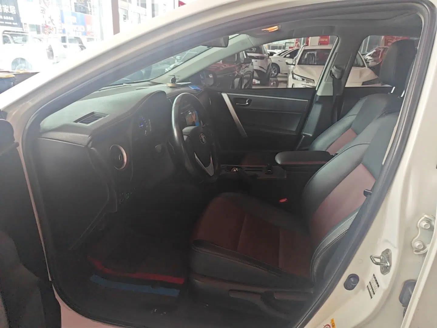 Toyota Corolla 2017 Revised Dual-Engine 1.8L E-CVT Elite Edition — миниатюра 18