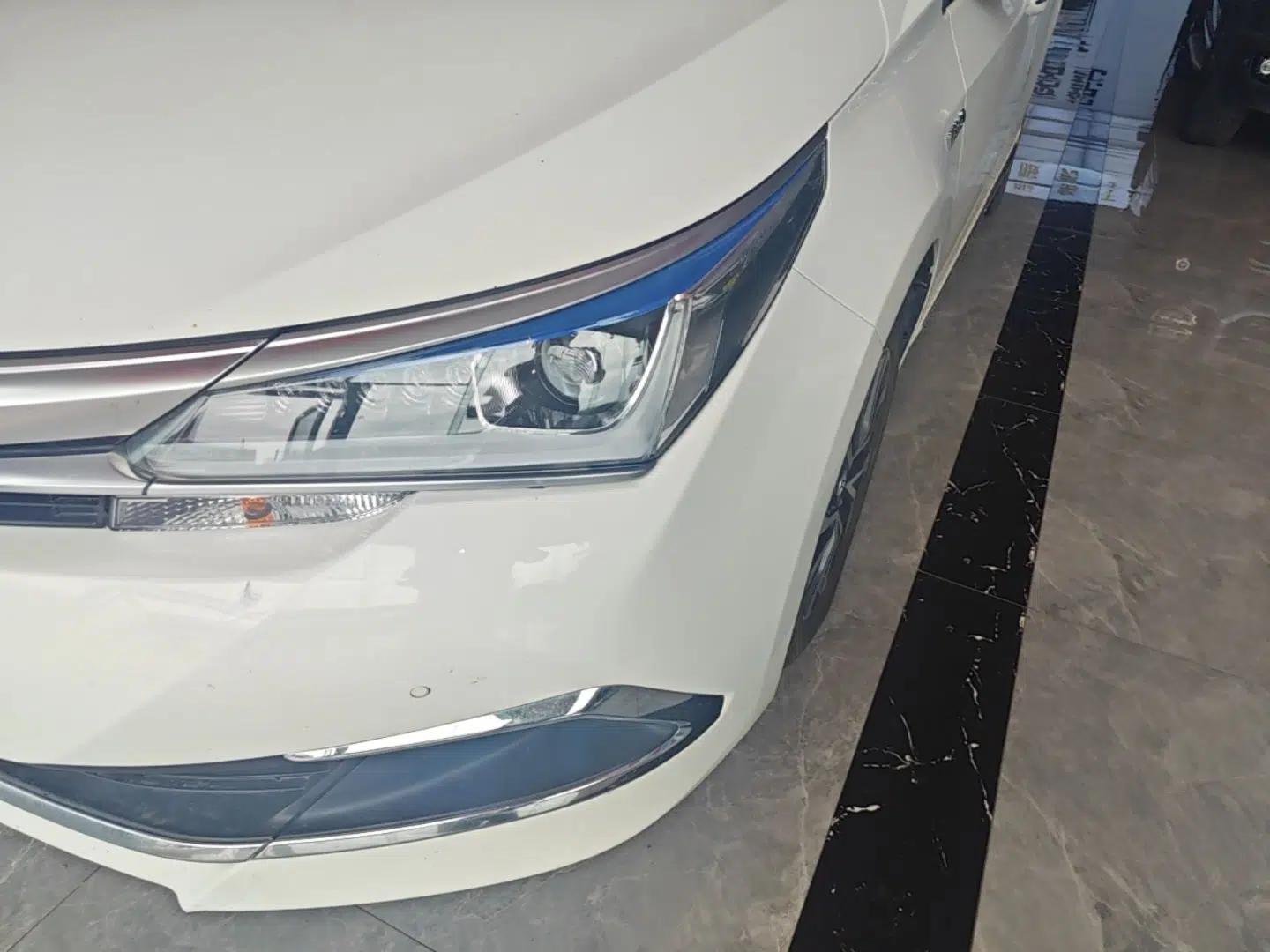 Toyota Corolla 2017 Revised Dual-Engine 1.8L E-CVT Elite Edition — миниатюра 8