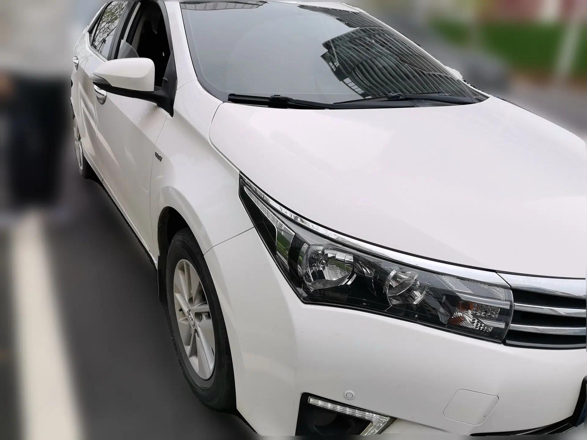 Toyota Corolla 2014 1.6L CVT GL-i — миниатюра 3