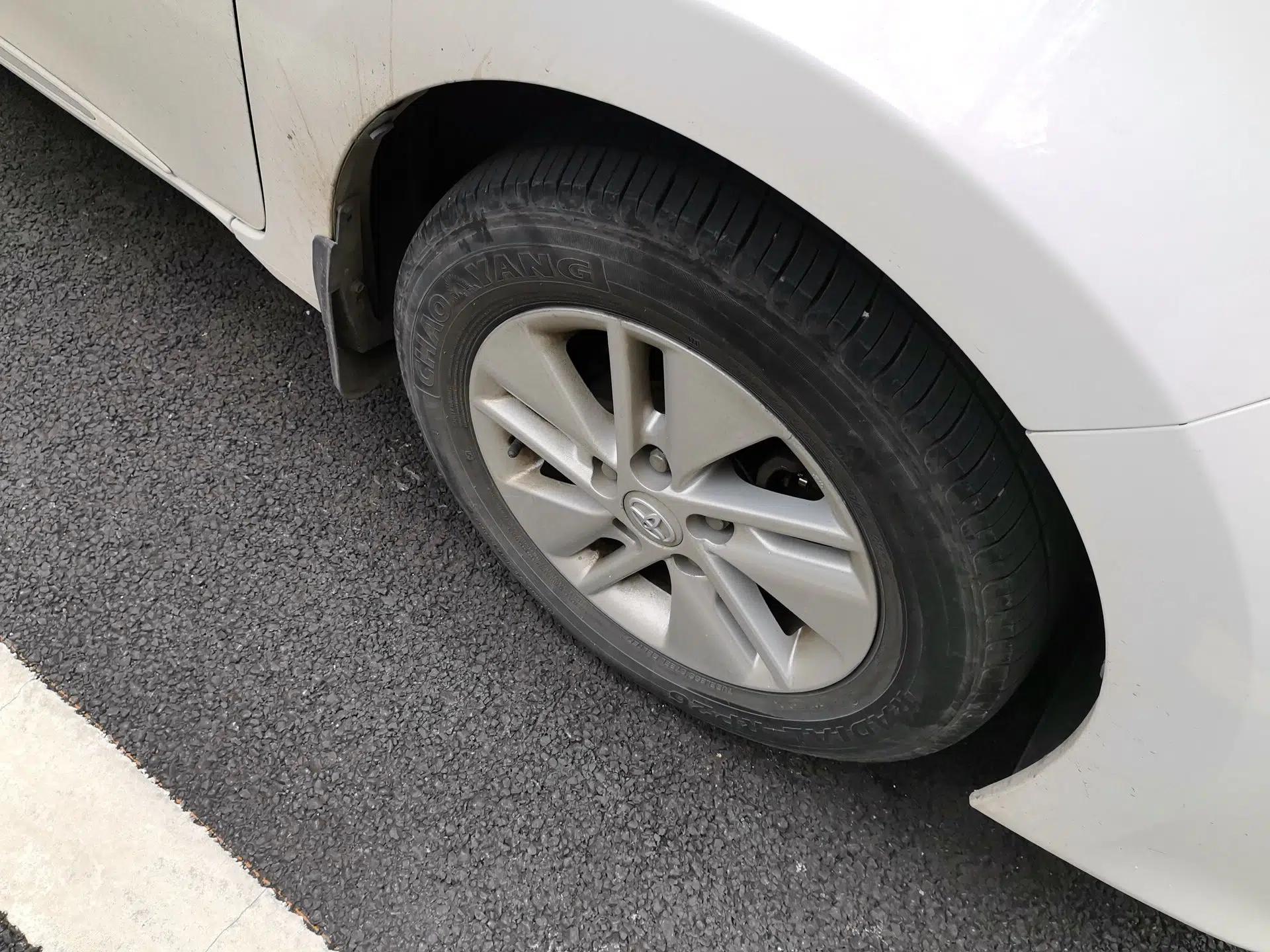Toyota Corolla 2014 1.6L CVT GL-i — миниатюра 8