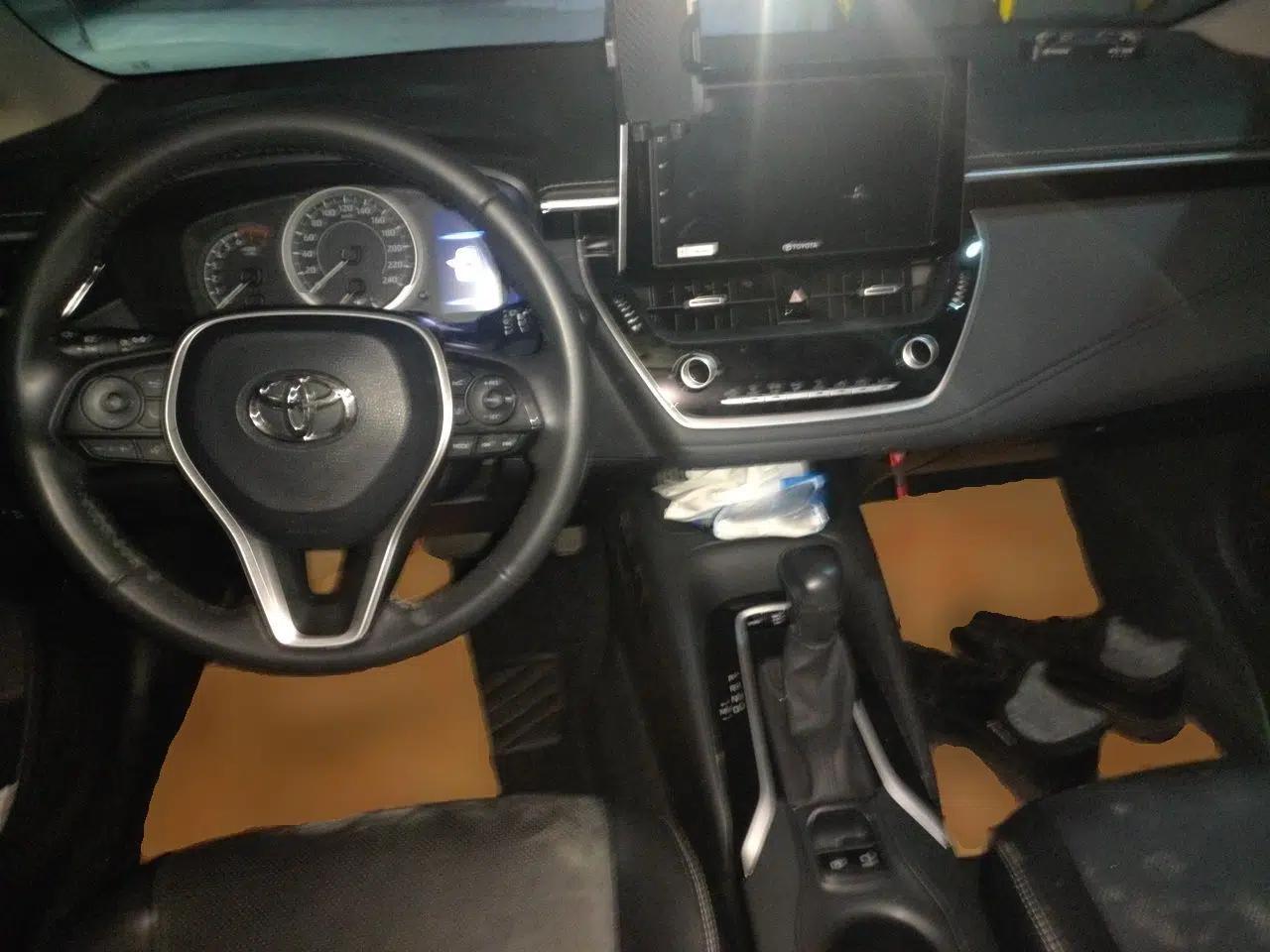 Toyota Corolla 2019 1.2T S-CVT GL-i Luxury Edition — миниатюра 9