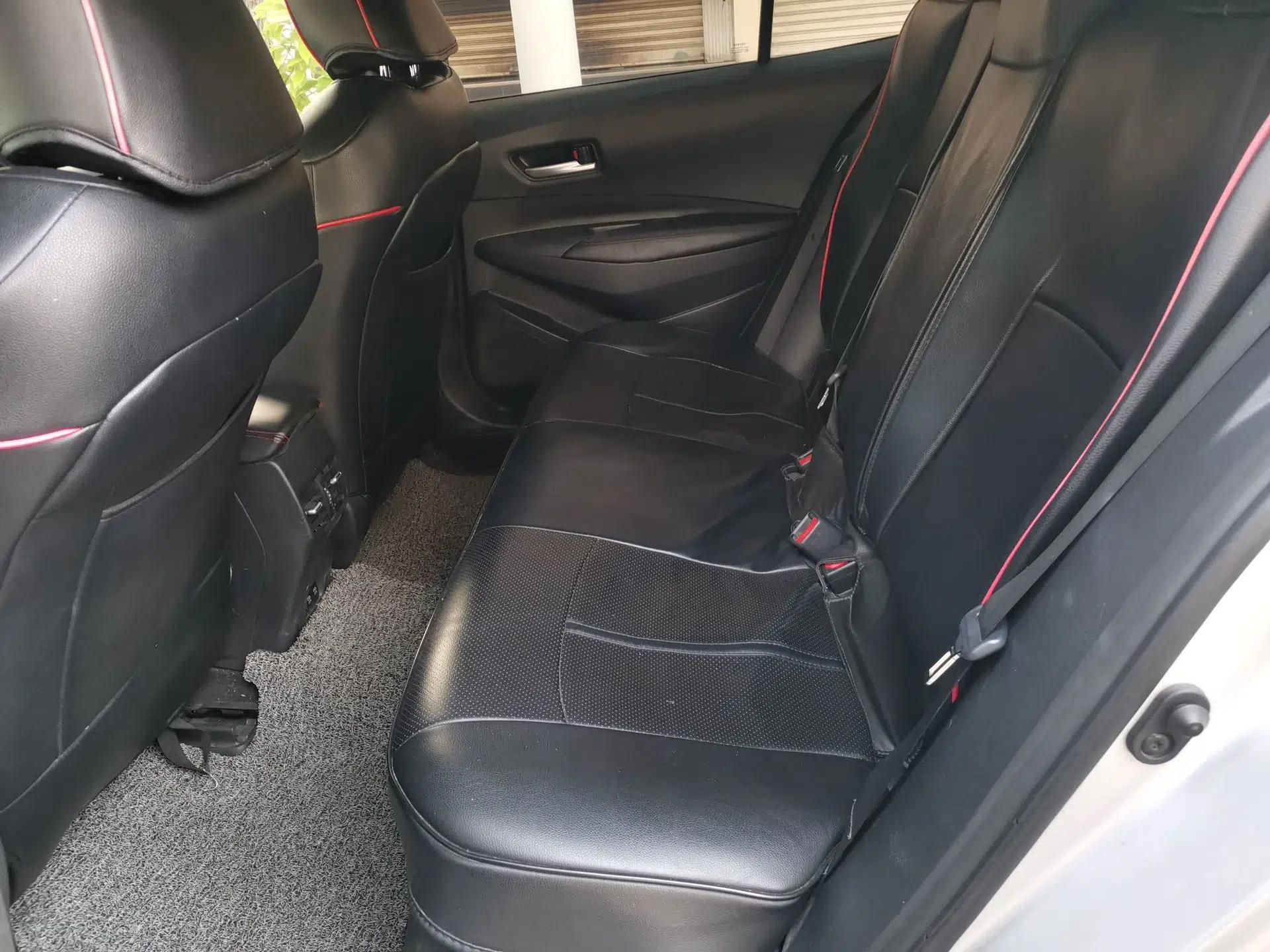 Toyota Corolla 2021 Dual-Motor 1.8L E-CVT Elite Edition — миниатюра 17