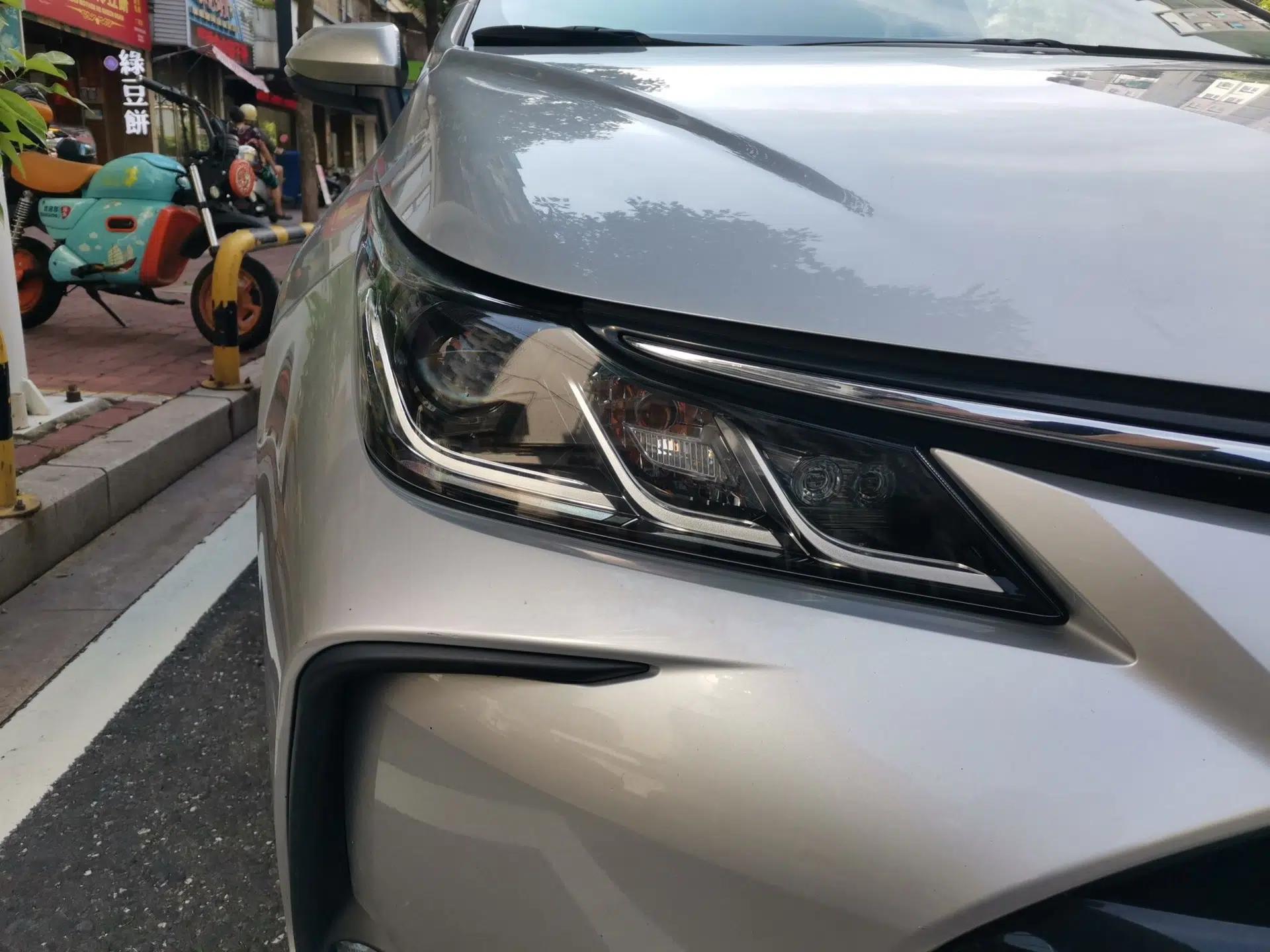 Toyota Corolla 2021 Dual-Motor 1.8L E-CVT Elite Edition — миниатюра 7
