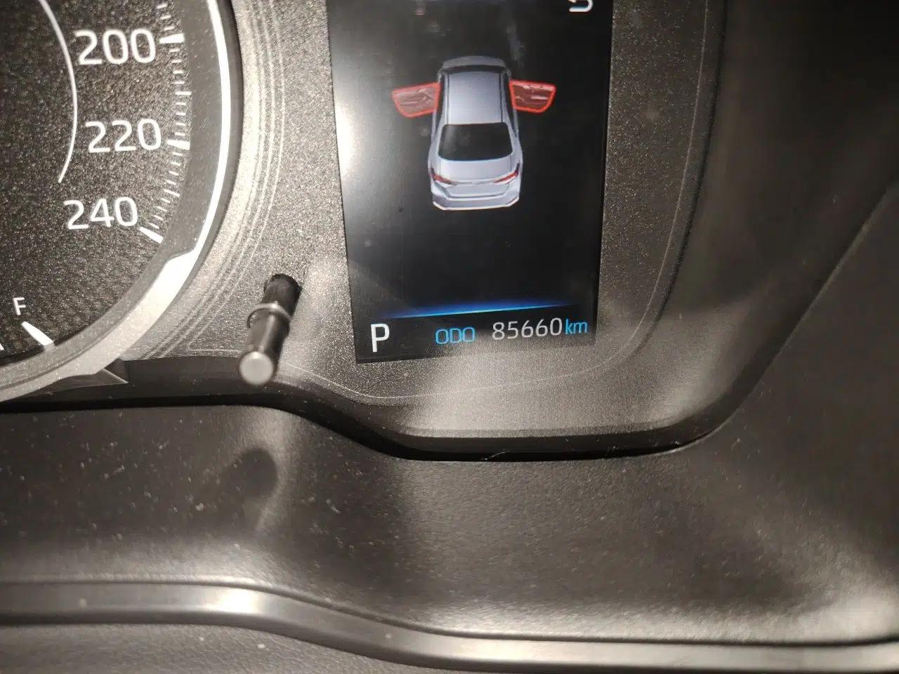 Toyota Corolla 2021 1.2T S-CVT Elite PLUS Edition — миниатюра 12