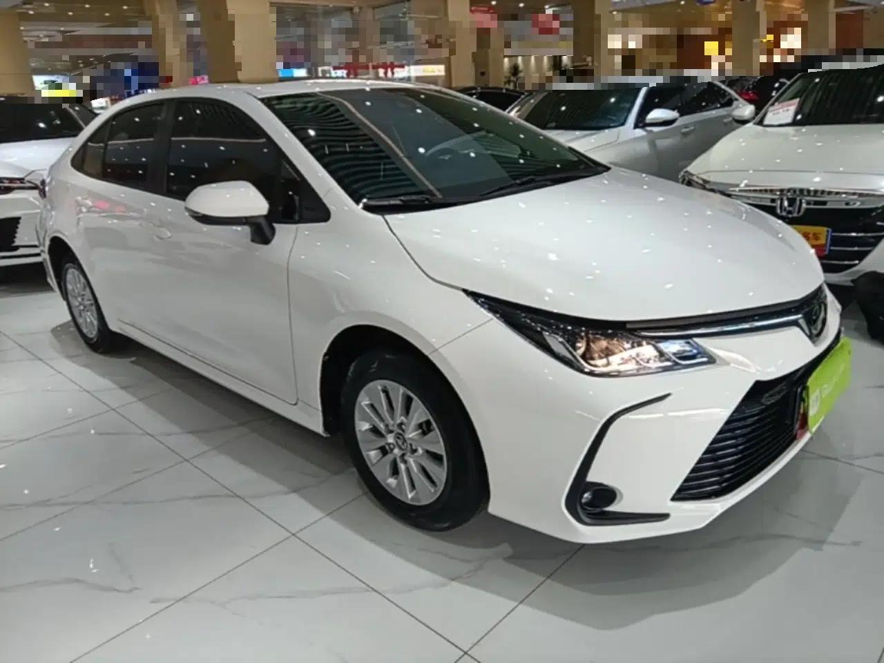 Toyota Corolla 2021 1.2T S-CVT Elite Edition — миниатюра 3