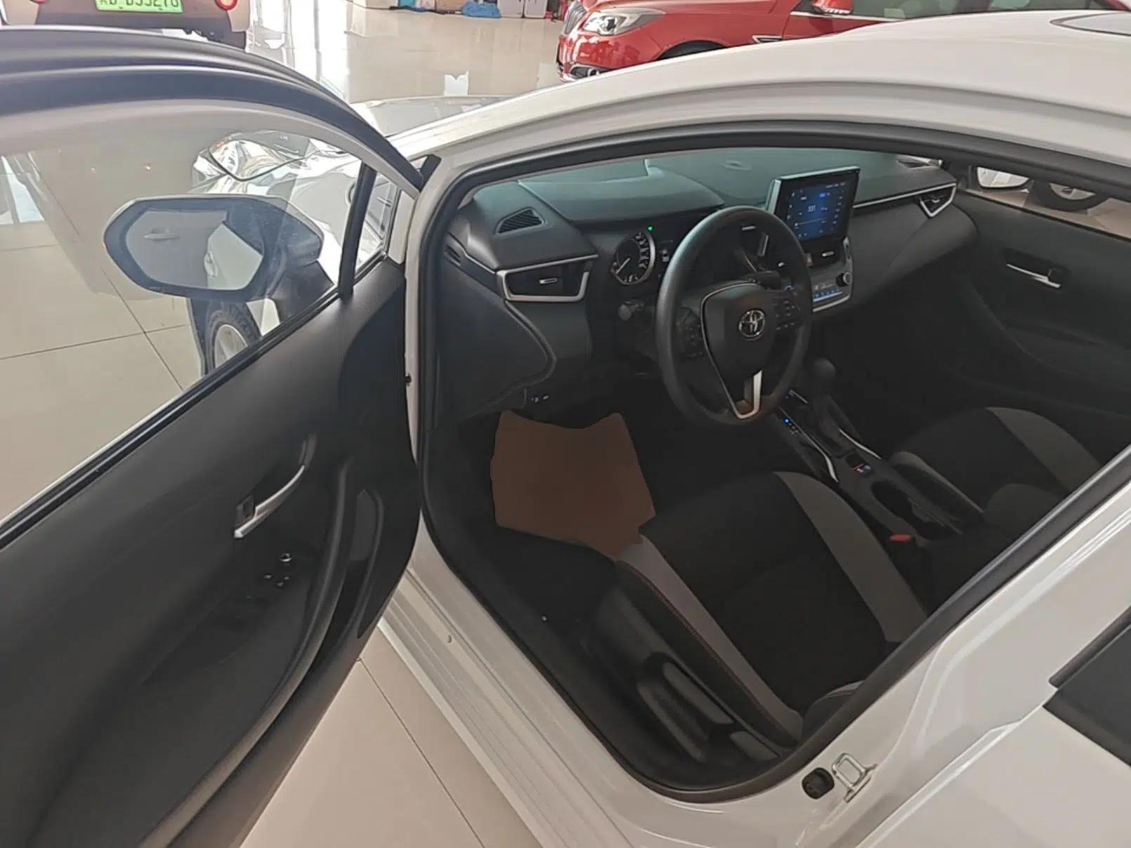 Toyota Corolla 2021 1.2T S-CVT Elite PLUS Edition — миниатюра 18