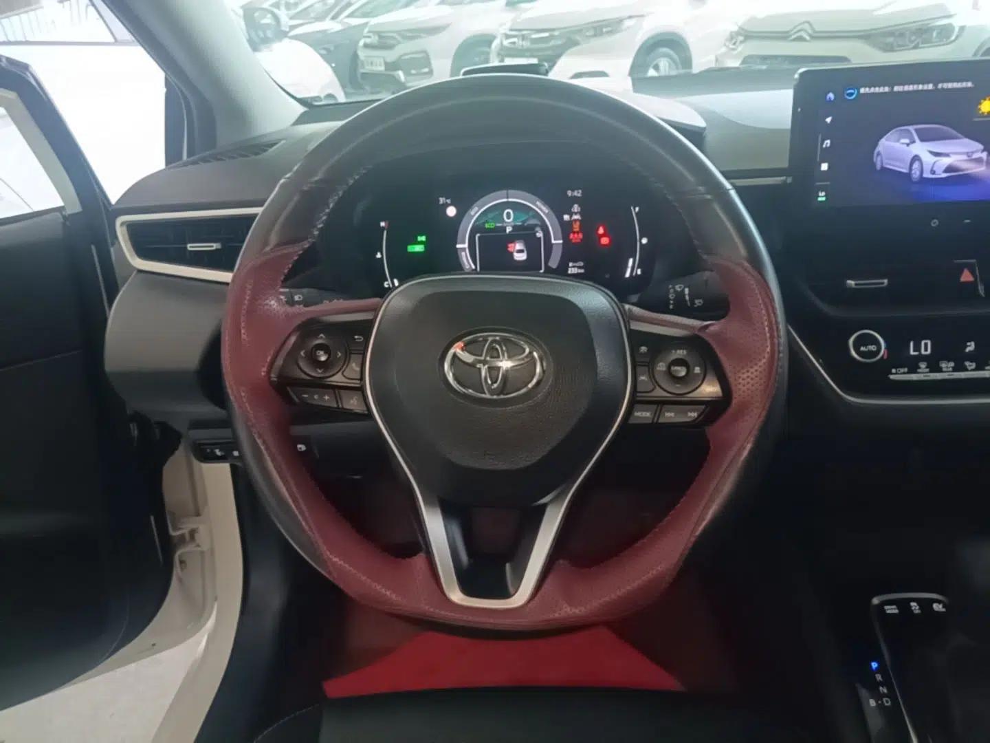 Toyota Corolla 2023 1.8L Smart Electric Hybrid Dual-Motor Elite Edition — миниатюра 13