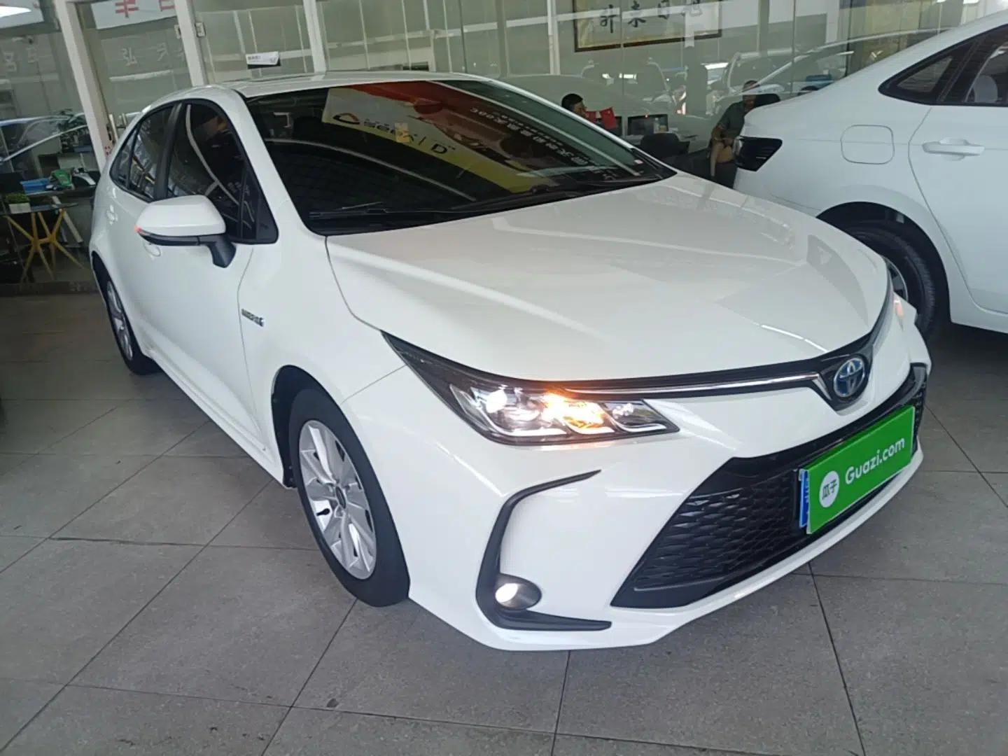 Toyota Corolla 2023 1.8L Smart Electric Hybrid Dual-Motor Elite Edition — миниатюра 3