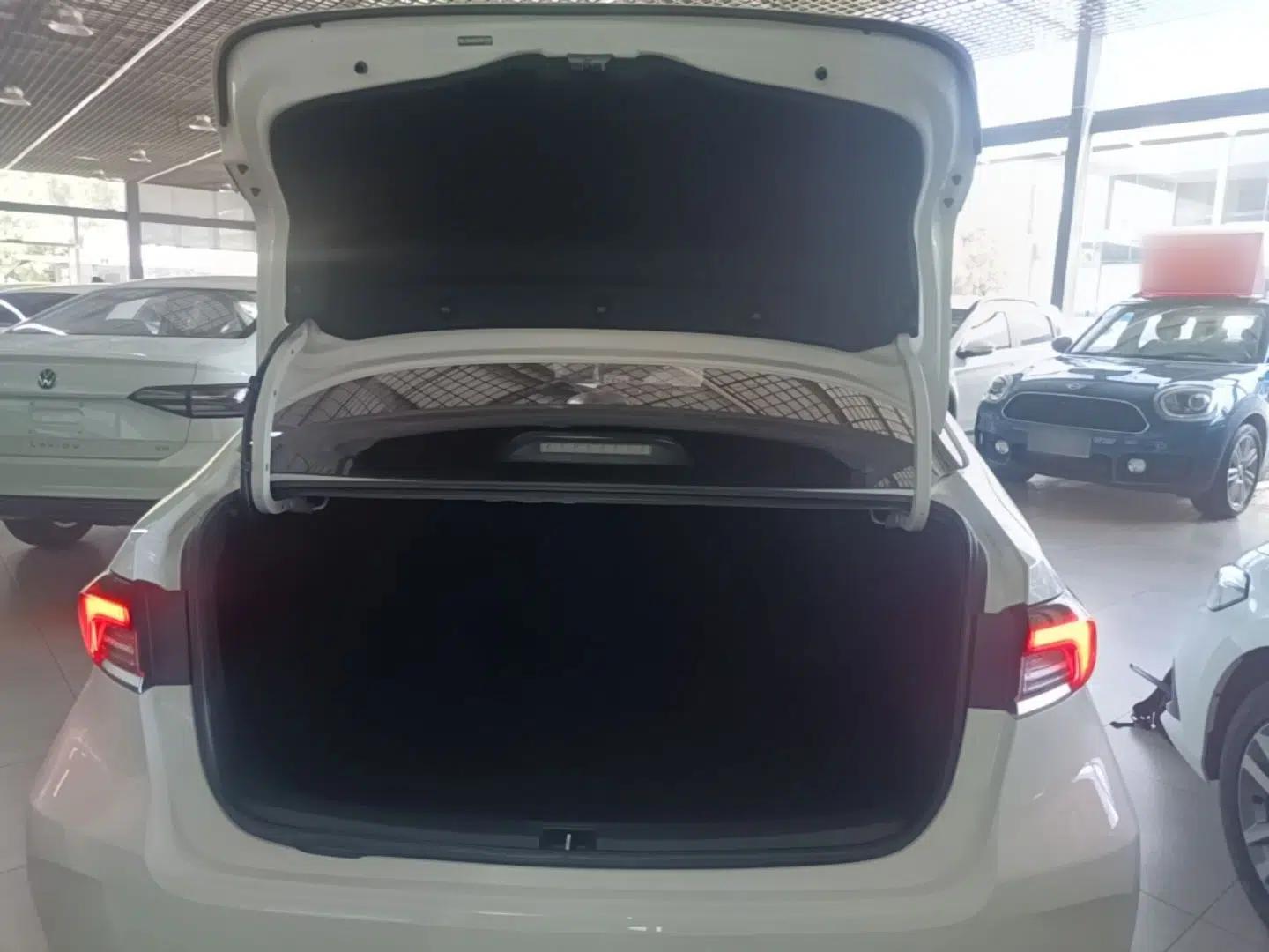 Toyota Corolla 2023 1.8L Smart Electric Hybrid Dual-Motor Elite Edition — миниатюра 22