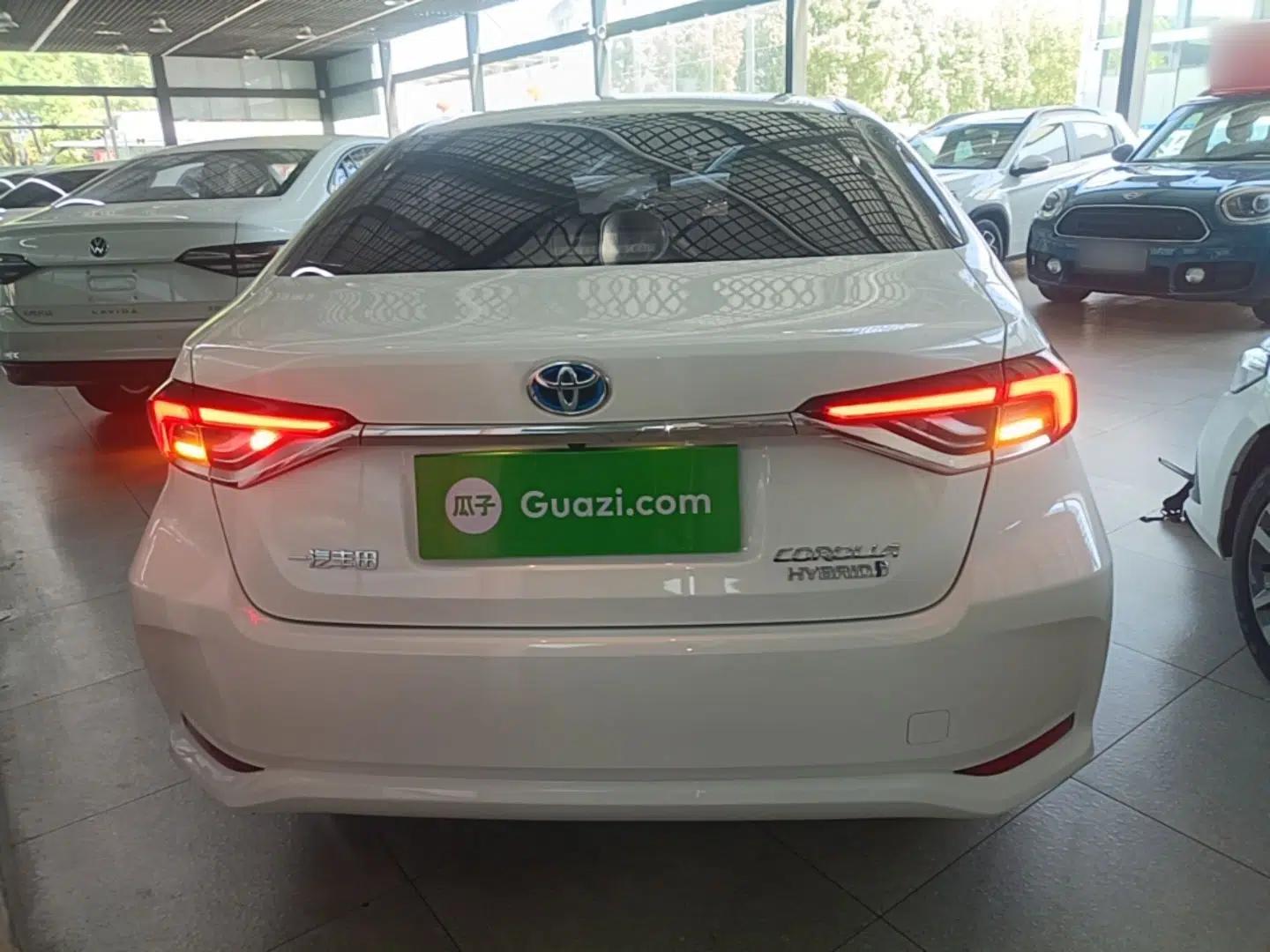 Toyota Corolla 2023 1.8L Smart Electric Hybrid Dual-Motor Elite Edition — миниатюра 5