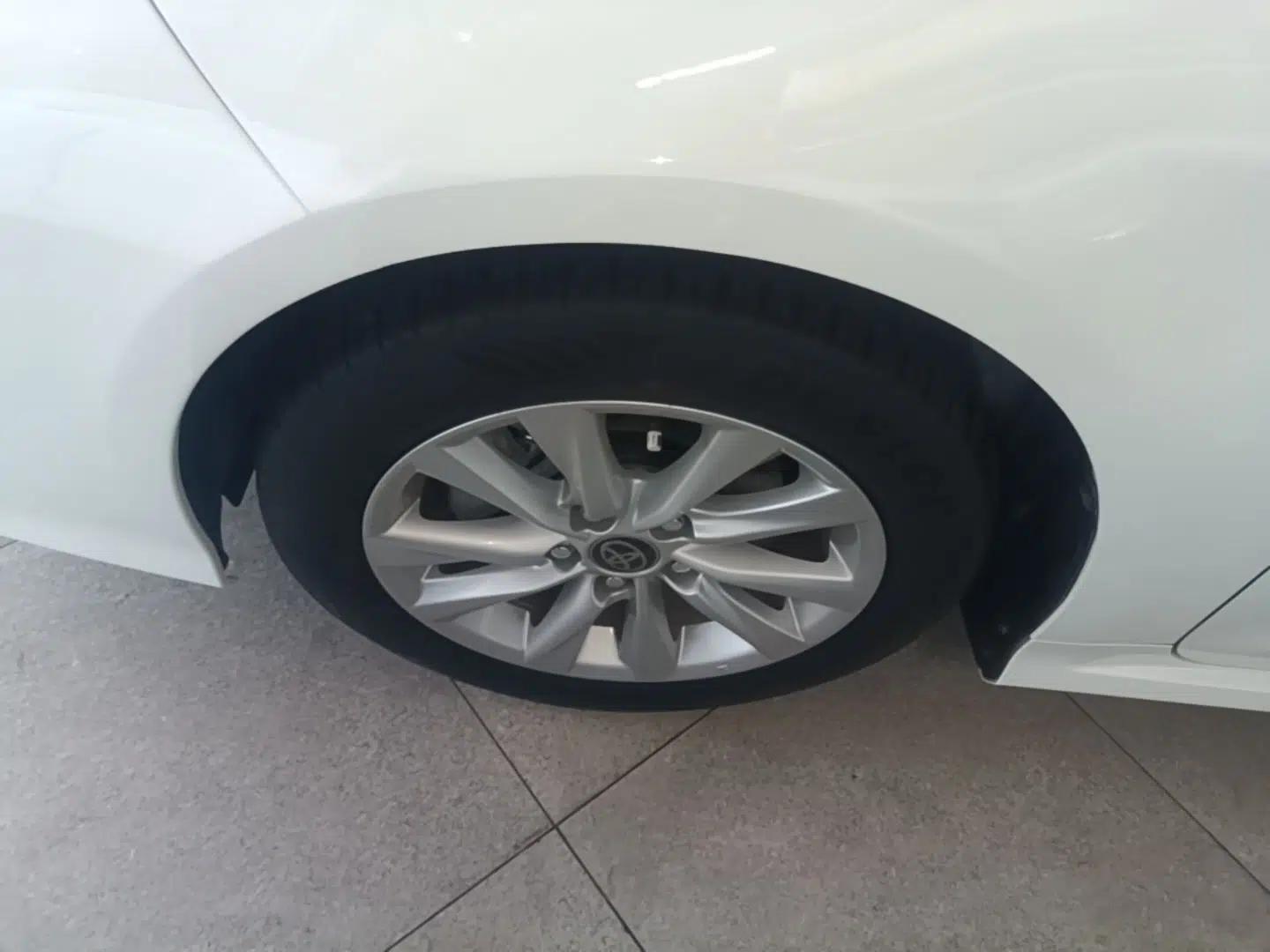 Toyota Corolla 2023 1.8L Smart Electric Hybrid Dual-Motor Elite Edition — миниатюра 10