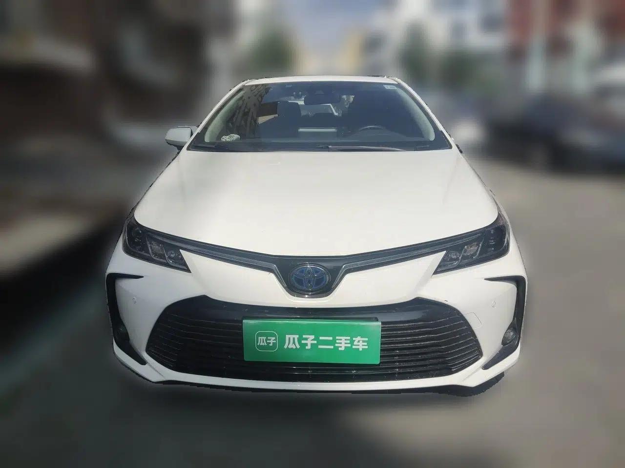 Toyota Corolla 2021 Dual-Motor 1.8L E-CVT Elite Edition — миниатюра 2