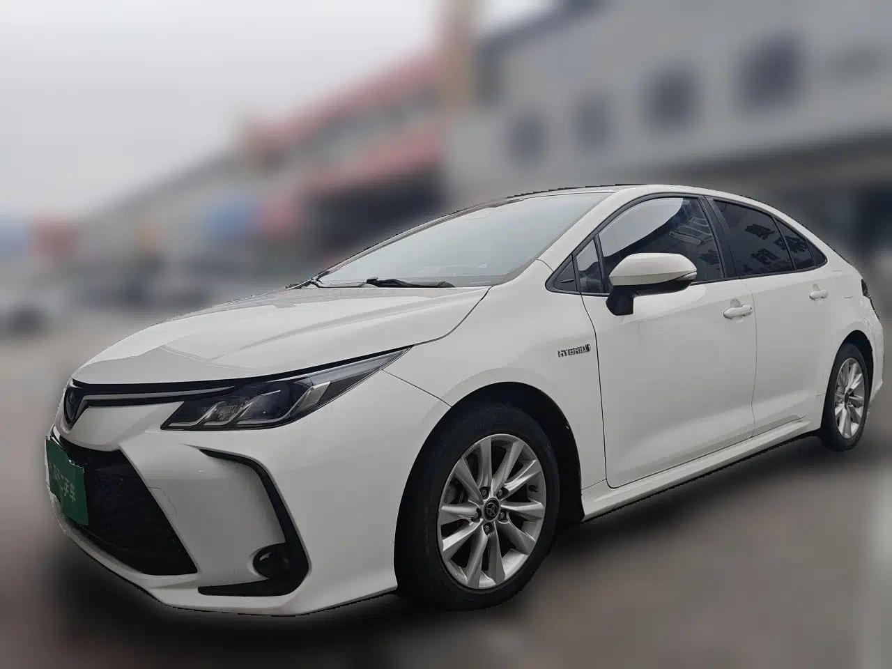 Toyota Corolla 2023 1.8L Smart Electric Hybrid Dual-Motor Elite Edition — миниатюра 1
