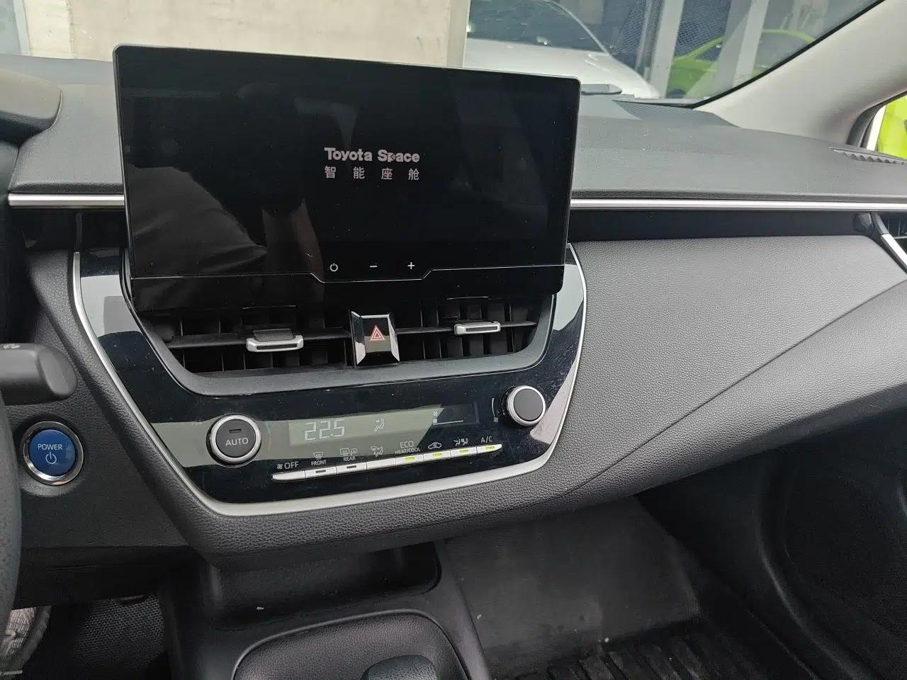 Toyota Corolla 2023 1.8L Smart Electric Hybrid Dual-Motor Elite Edition — миниатюра 13