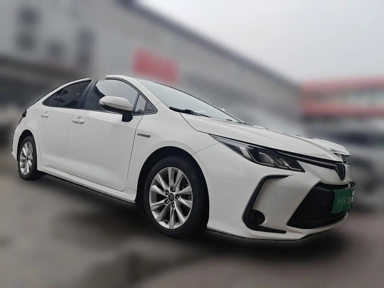 Toyota Corolla 2023 1.8L Smart Electric Hybrid Dual-Motor Elite Edition — миниатюра 3