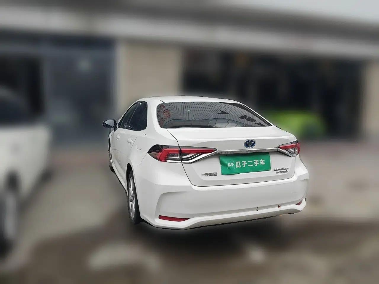 Toyota Corolla 2023 1.8L Smart Electric Hybrid Dual-Motor Elite Edition — миниатюра 4
